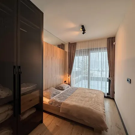 In & Out Luxury With Private Garage Apartamento