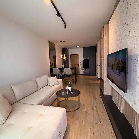 In & Out Luxury With Private Garage Apartamento *